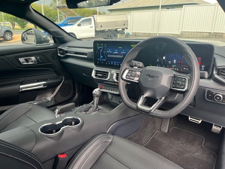 2025 FORD MUSTANG FASTBACK GT COUPE AUTO - Image 10