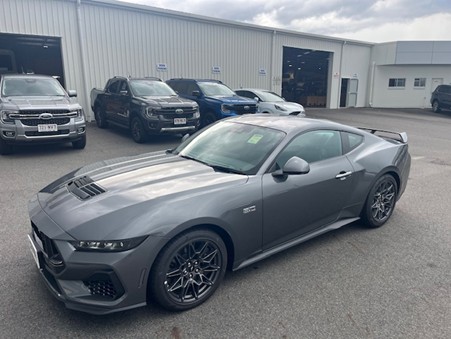 2025 FORD MUSTANG FASTBACK GT COUPE AUTO - Image 2